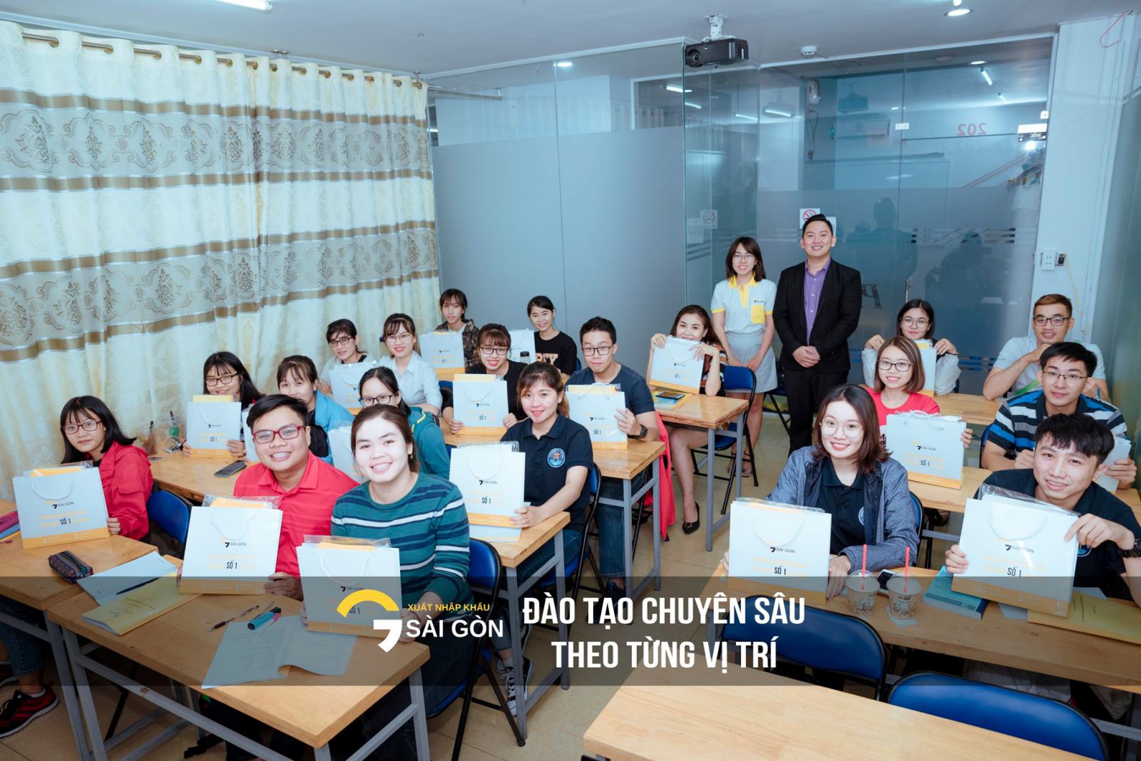 đào tạo chuyên sâu theo từng vị trí