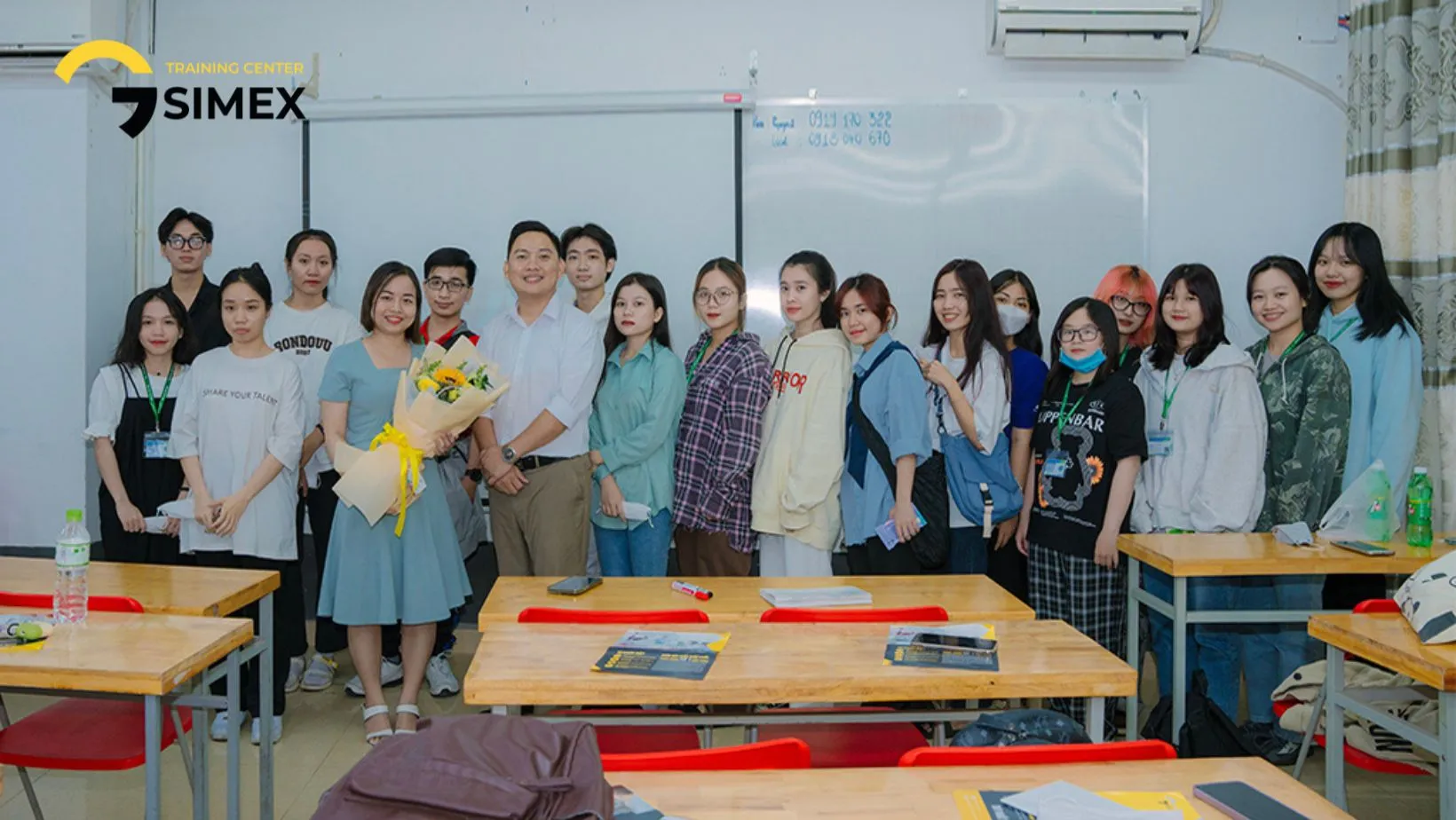 WORKSHOP - Career guidance in International Business for VAN HIEN University students