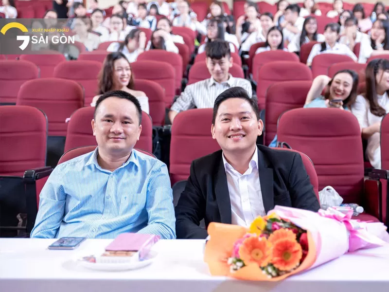 SIMEX awarded 05 scholarships worth 20 million VND to students of Ho Chi Minh City University of Social Sciences and Humanities