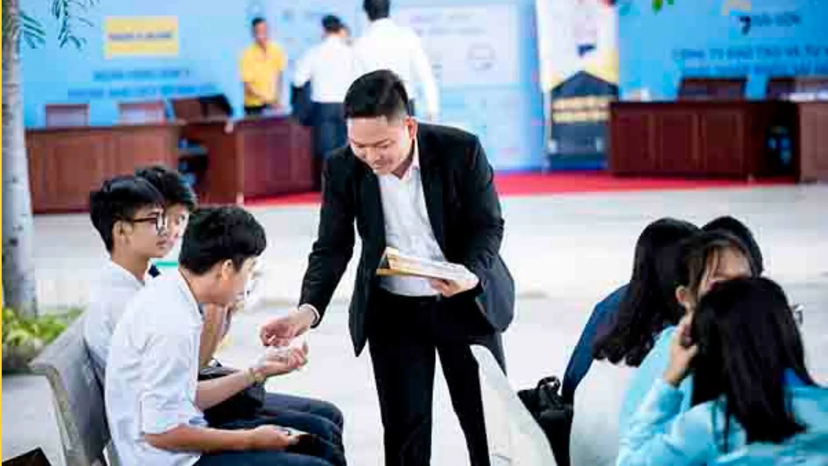 SIMEX participated in the Student Festival at Van Hien University