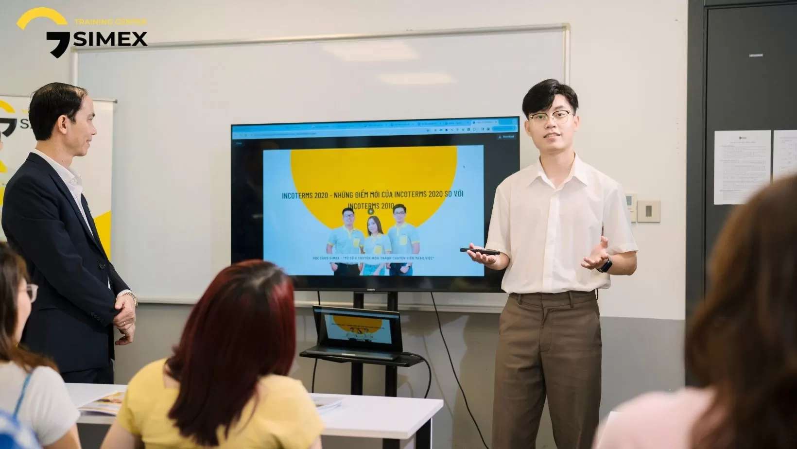 Tìm kiếm ứng viên