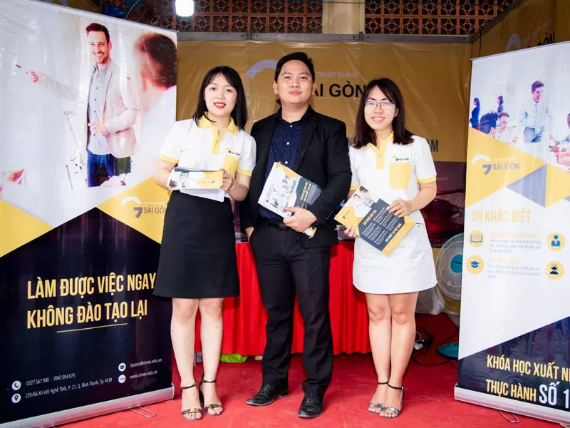 SIMEX tham dự ngày hội việc làm tại trường CĐ Kinh tế Đối Ngoại
