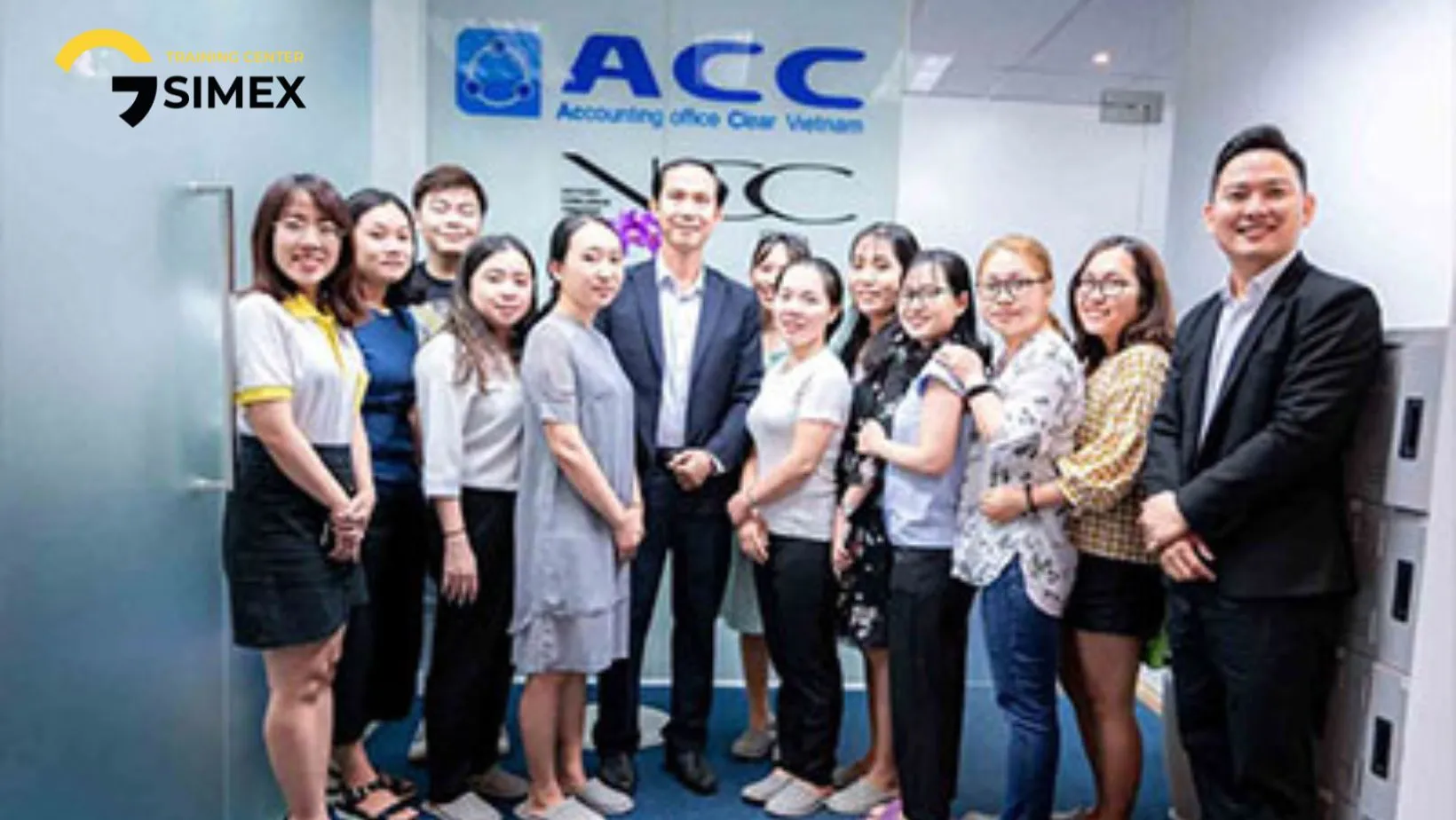 SIMEX CARRIES OUT THE SPECIALIZED CUSTOMS BUSINESS TRAINING PACKAGE AT THE ACCOUNTING OFFICE OF CLEAR VIETNAM