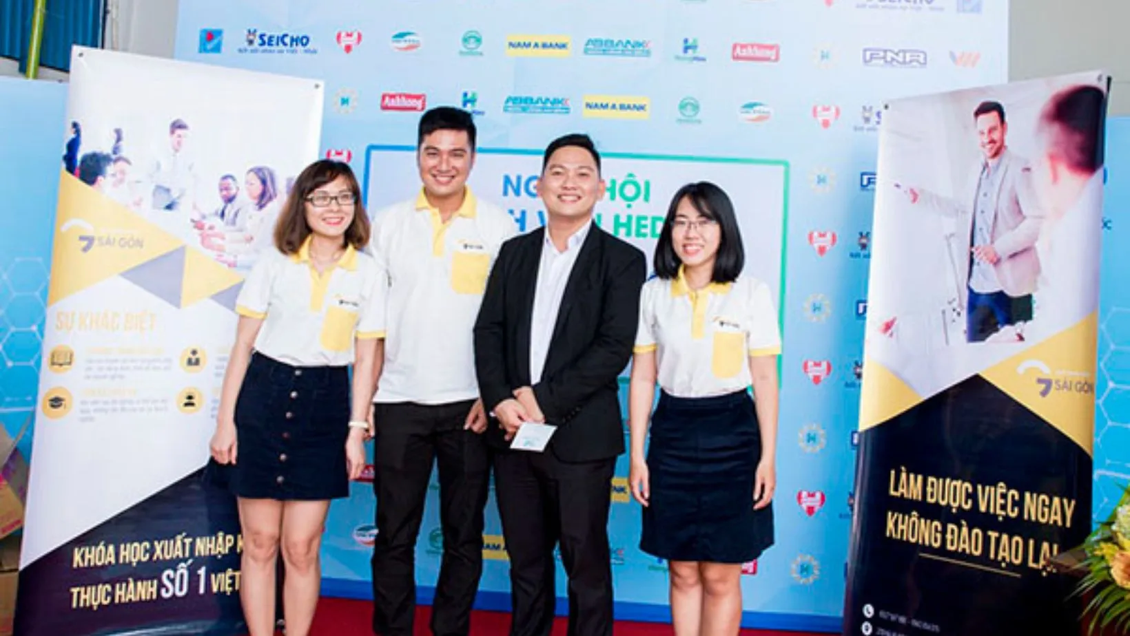  SIMEX attended the Student Festival at Van Hien University