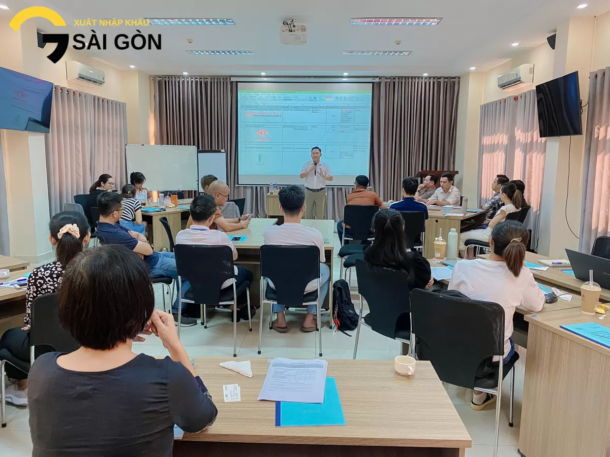SAIGON IMPORT-EXPORT CONSULTING AND TRAINING CENTER (SIMEX) IS PLEASED TO COOPERATE WITH THE VIETNAM CHAMBER OF COMMERCE AND INDUSTRY (VCCI) DA NANG IN PROJECT 25 INITIATED BY THE GOVERNMENT