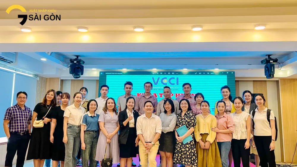 THE SAIGON EXPORT-IMPORT TRAINING AND CONSULTING CENTER (SIMEX) IS HONORED TO COLLABORATE WITH THE VIETNAM CHAMBER OF COMMERCE AND INDUSTRY (VCCI) BINH DINH ON PROJECT 25 INITIATED BY THE GOVERNMENT