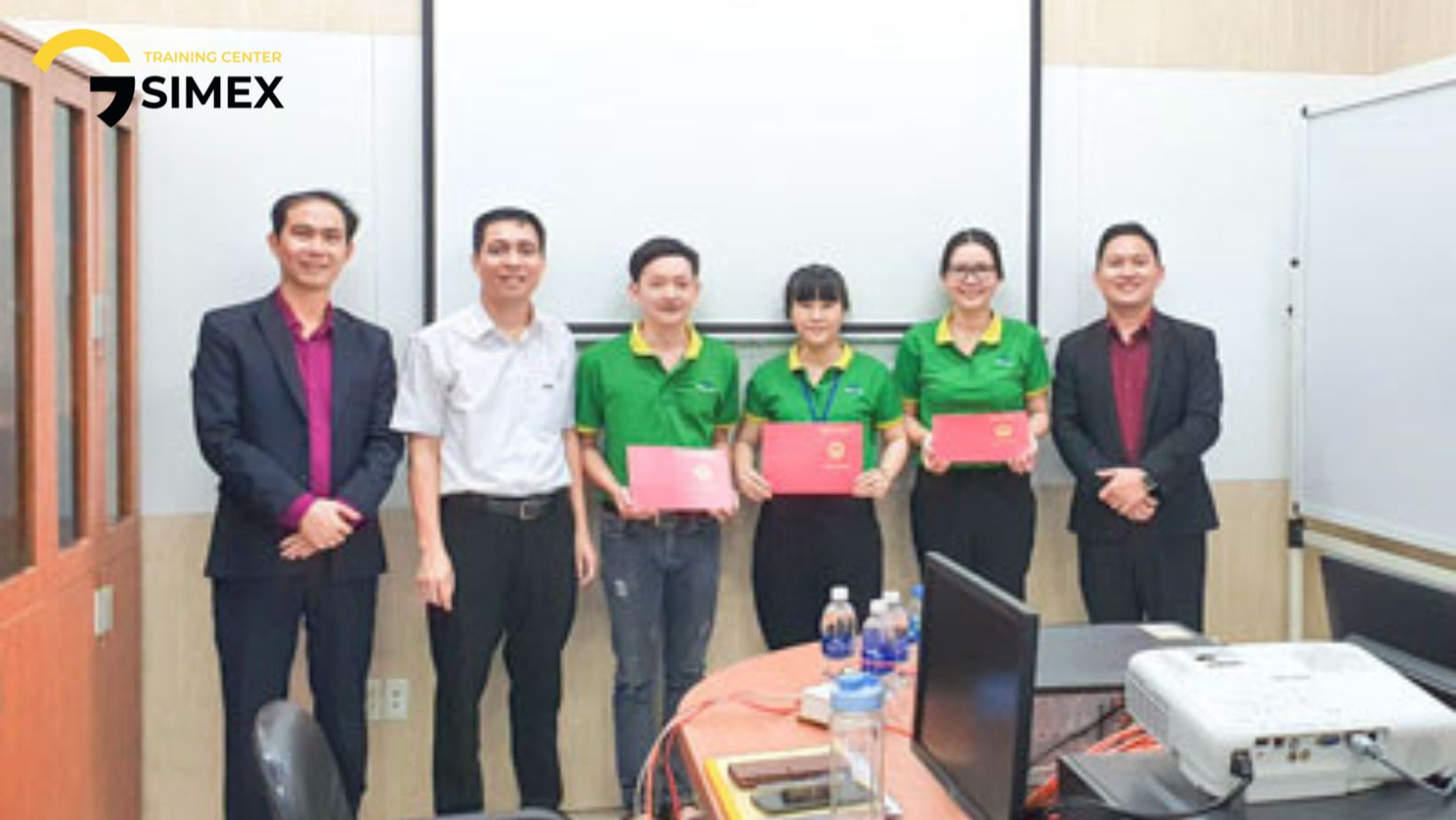 <br />
<b>Warning</b>:  Undefined property: stdClass::$display_name in <b>/home/simex.edu.vn/public_html/sources/khoa-hoc-doanh-nghiep.php</b> on line <b>345</b><br />
